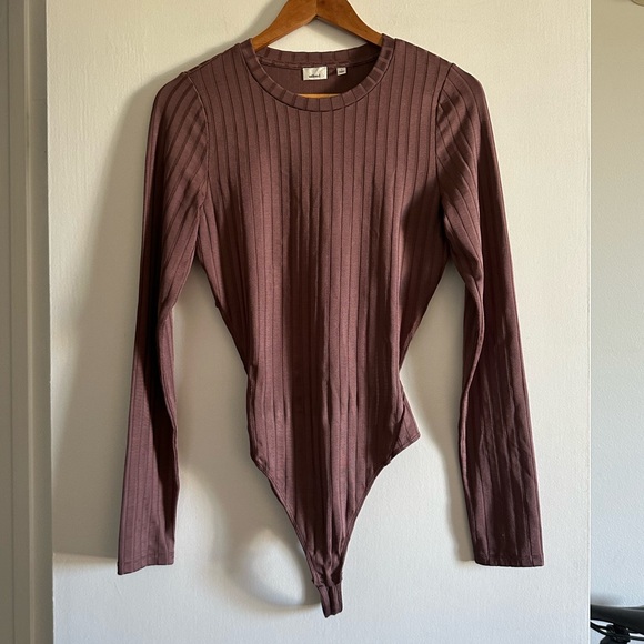 Aritzia Wilfred Mauve Maincy Open Back Long Sleeve Bodysuit Size Large EUC - Picture 2 of 8